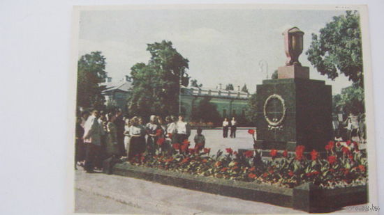 Памятник   1959 г. Киев борцам за Советскую власть