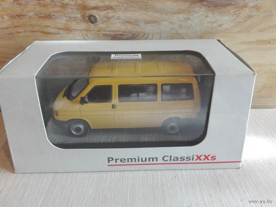 VW T4 Caravelle (Premium ClassiXXs) 1/43.