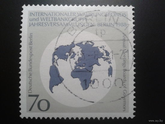 Берлин 1988 Карта мира Михель-1,3 евро гаш.