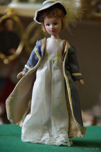 Кукла фарфоровая  21 см