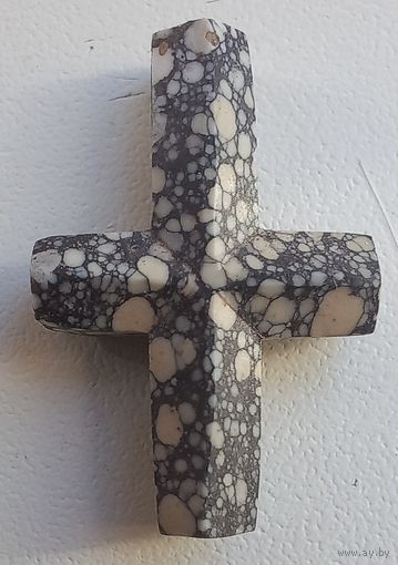 Крест каменный