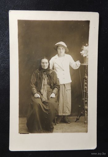 Фото   "Мать и дочь", до 1917 г.