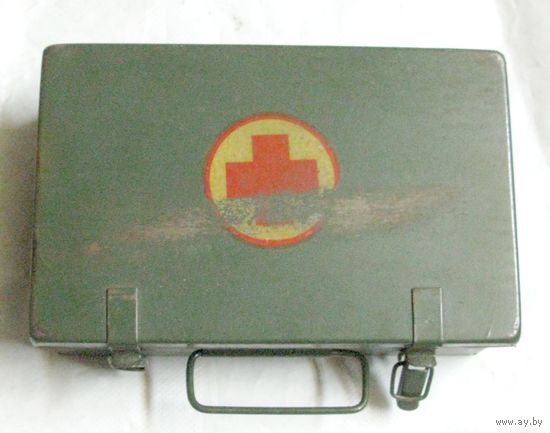 Ящик металлический переносной для медицинской аптечки