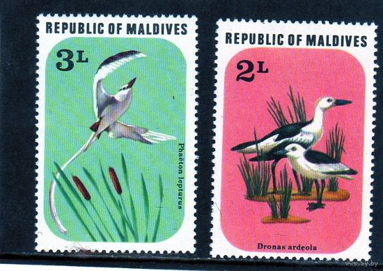 Мальдивы. Ми-712-713.Птицы.Фрегат,Краб-ржанка.1977.