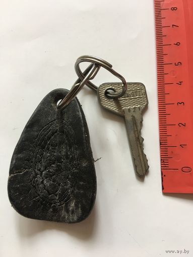 Ключ с кожаным брелком ВАЗ времён СССР