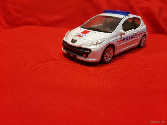1/43 Peugeot 207 (полиция Франции)