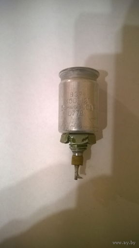 Электролитический конденсатор K50-12 50mF 300v.