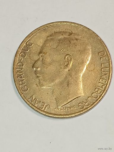 Люксембург 5 франков 1987 года .