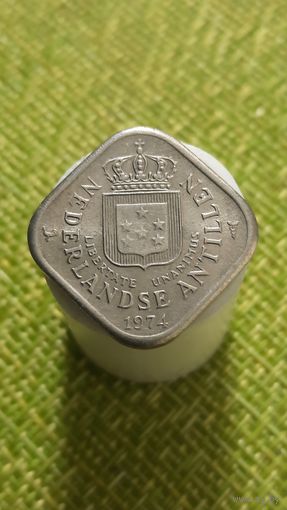 Нидерландские Антиллы 5 центов 1974 г ( 500 тысяч , самый малый тираж  за 14 лет )