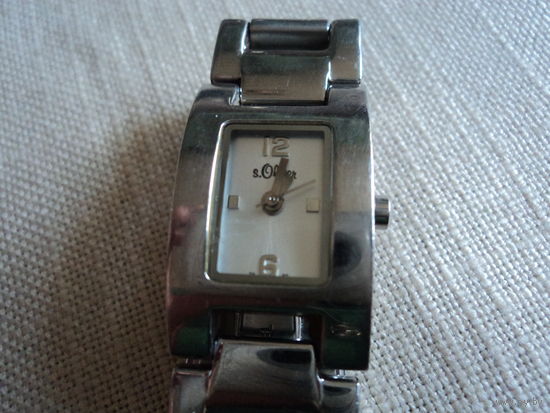 Часы женские кварцевые " S. Oliver" Родной браслет. Серебряное покрытие.