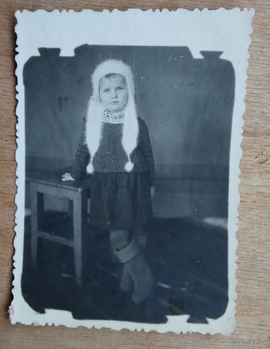 Фото девочки. 1942 г. 8х11 см.