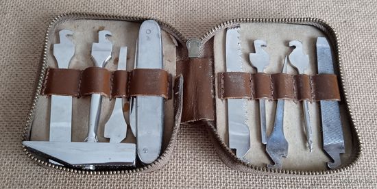 Складной нож с набором инструмента в футляре ( Германия )