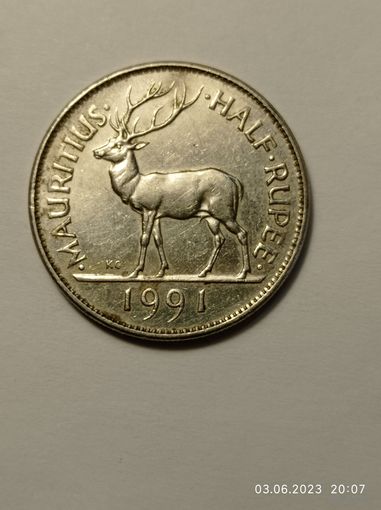 Маврикий 1/2 рупии 1991  года .