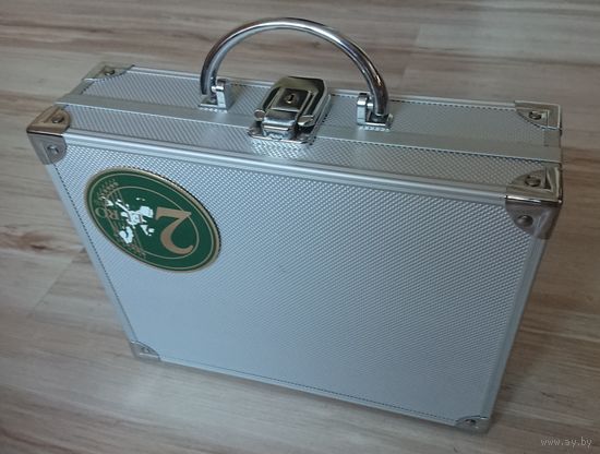 Алюминиевый кейс (чемоданчик) + 125 штук 2-х евровых монет