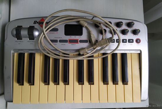 MIDI-клавиатура M-Audio Oxygen 8 v2