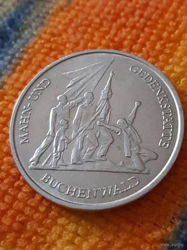 ГДР 10 марок 1972 Мемориал Бухенвальд, N15