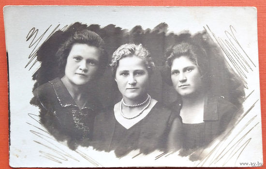 Фото трех девушек. Хойники. 1932 г. 9х14 см