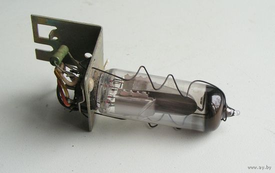 Лампа 6Е1П с панелькой и креплением б/у 1981 год