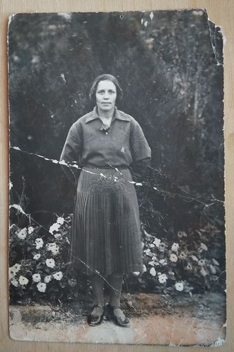 Фото женщины на отдыхе в Крыму. 1932 г. 9х14 см.