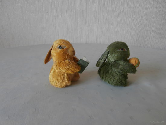 Фигурки из экологического материала растительного происхождения Два Кролика Германия 80-е годы.
