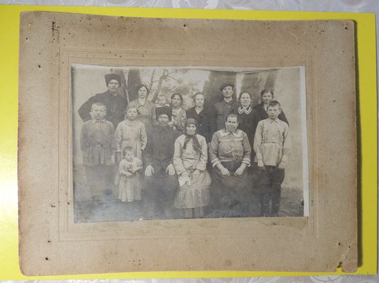 Фото "Большая семья", до 1917 г., без паспарту 18*12 см.