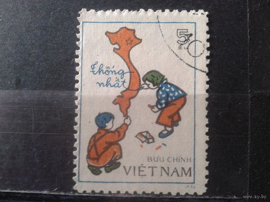 Вьетнам 1977 Дети рисуют на асфальте, карта