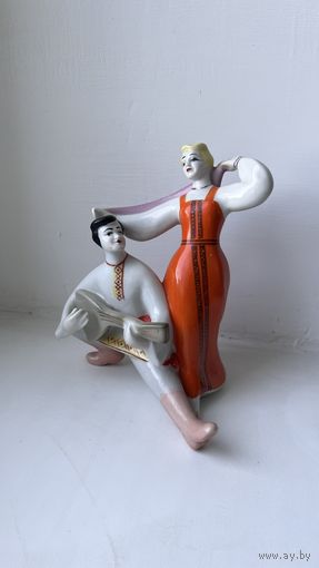 Фарфоровая статуэтка Русский танец