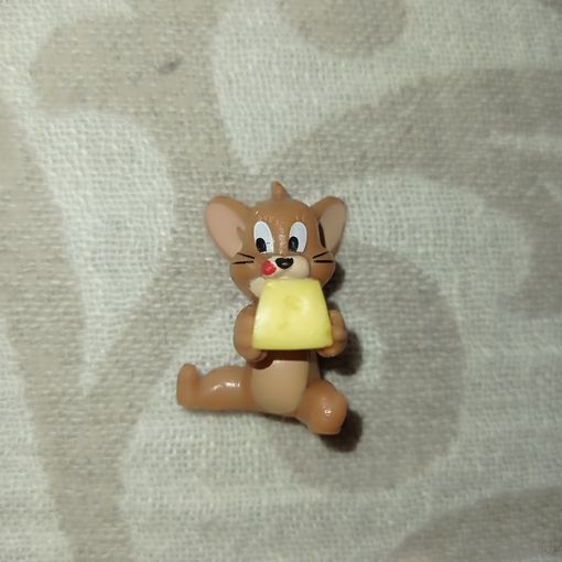 Киндер игрушка мышка Джерри, из мультика Том и Джерри