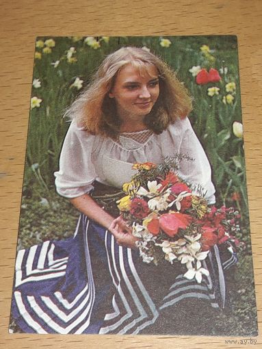 Календарик 1989 Эстония. Девушка с цветами