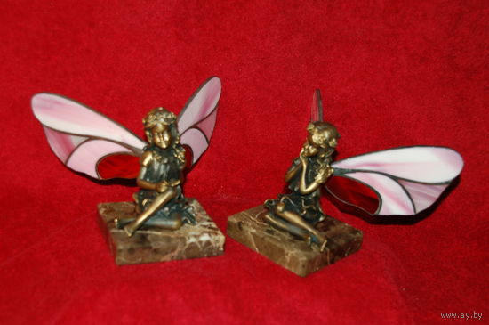 Пара скульптур "феи" , бронза с витражом на мраморе 3 (розовые крылья)