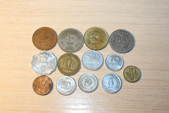 Сборка разных монет, для начинающего коллекционера, 13 штук.