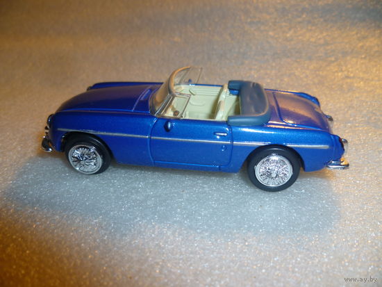 Модель авто MGB.1967. 1:43.
