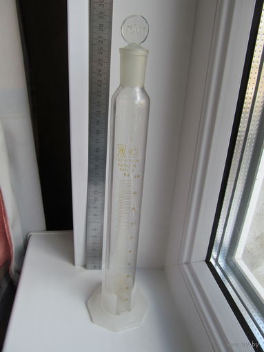 Цилиндр, колба измерительная с пришлифованной пробкой из стекла на 100 мл СССР