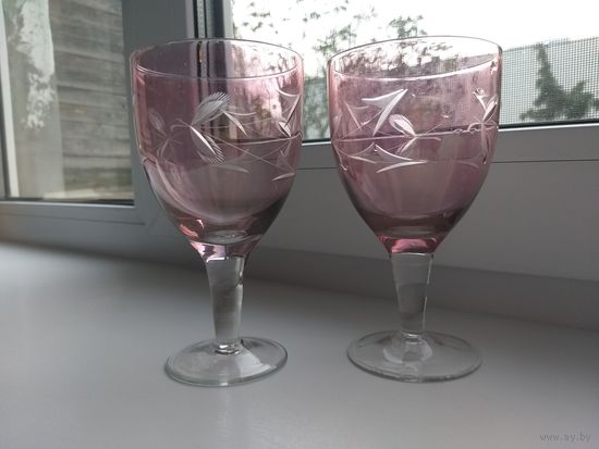 Винтажные красивые резные бокалы с розового стекла 60-е гг