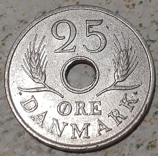 Дания 25 эре, 1967 Отверстие в центре(5-5-90)