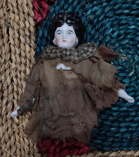 Старая фарфоровая кукла. Германия