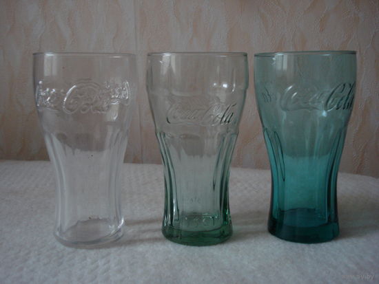 Комплект коллекционных стаканов "Coca-Cola", бутылочное стекло, 1961 год.