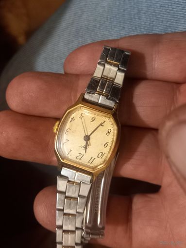 Часы женские Луч с браслетом СССР номер 315