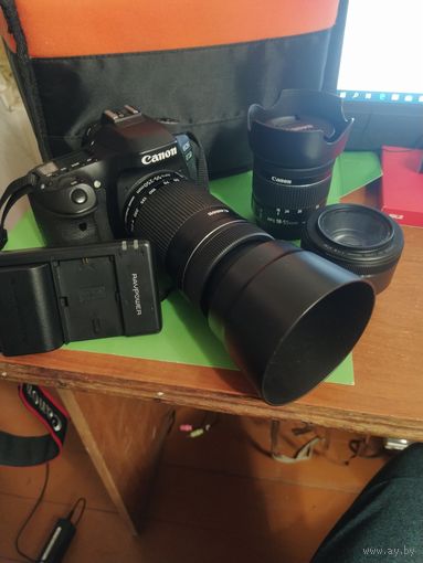 Canon EOS 80D с 3-мя обьективами и кофром для хранения из коллекции.