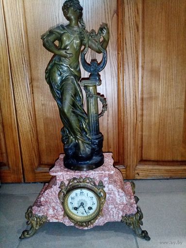 Часы каминные "Муза", 19 век, европа. высота 61см, ширина 31см, гл 14см, диаметр 10см. шпиатр мрамор, на ходу.