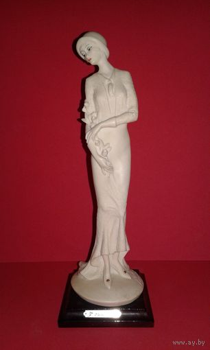 Статуэтка Дама с цветком. Giuseppe Armani (Дж. Армани). Винтаж. Италия