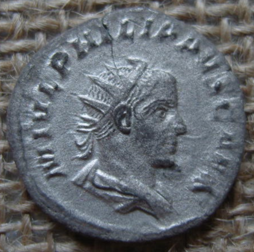 Денарий . Филипп ii Антониниан ar 3,67гр.21,3мм.
