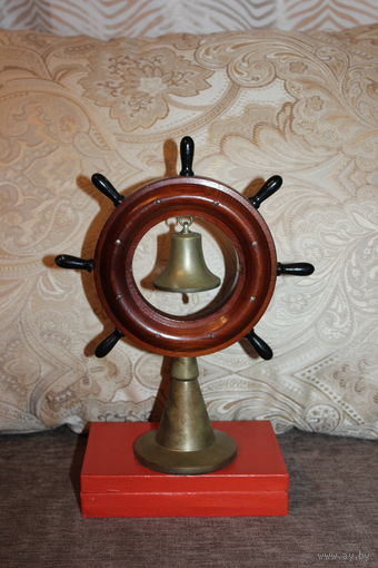 Настольный сувенир "Штурвал", времён СССР, высота 26.5 см.