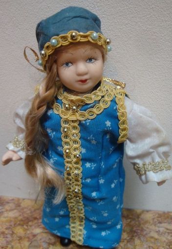 Кукла фарфоровая Варвара