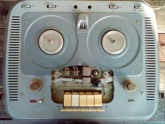 Магнитофон Тембр 1968 г бобинный катушечный бобинник