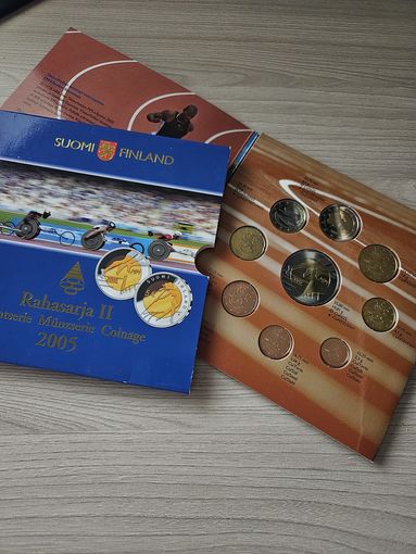 Финляндия 2005 год. 1, 2, 5, 10, 20, 50 евроцентов, 1, 2 евро 5 евро. Официальный набор монет в буклете.