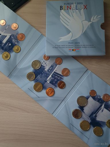 Бенилюкс 2015 год. 1, 2, 5, 10, 20, 50 евроцентов, 1, 2 евро Бельгии, Нидерландов и Люксембурга. Официальный набор монет в буклете.