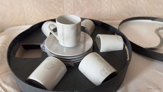Кофейный набор керамический (чашечки и блюдце).