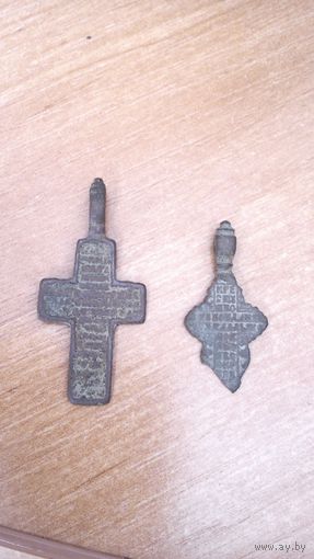 2 нательных крестика 17-18 веков.