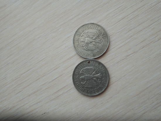 Монеты две марки 1971и1977г